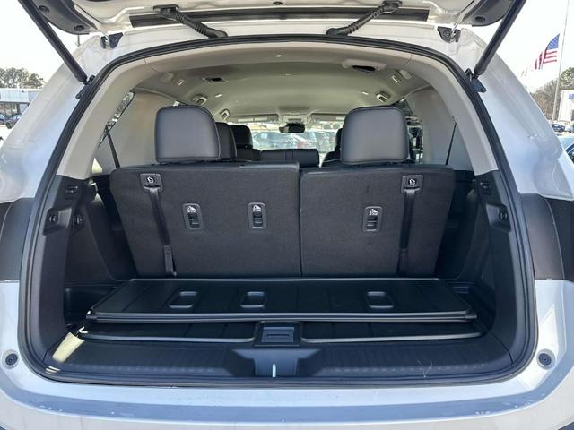 Photo of 2025 Platinum White Pearl Honda Pilot