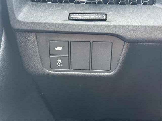 Photo of 2025 Platinum White Pearl Honda CR-V Hybrid