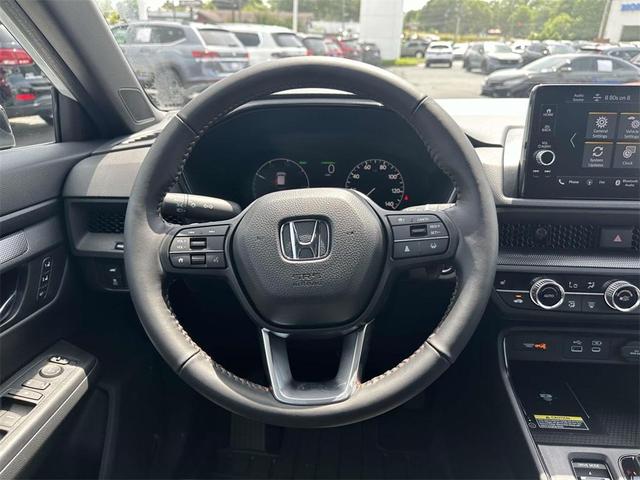 Photo of 2025 Platinum White Pearl Honda CR-V Hybrid