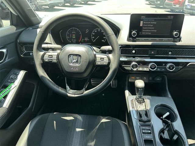 Photo of 2025 Platinum White Pearl Honda Civic