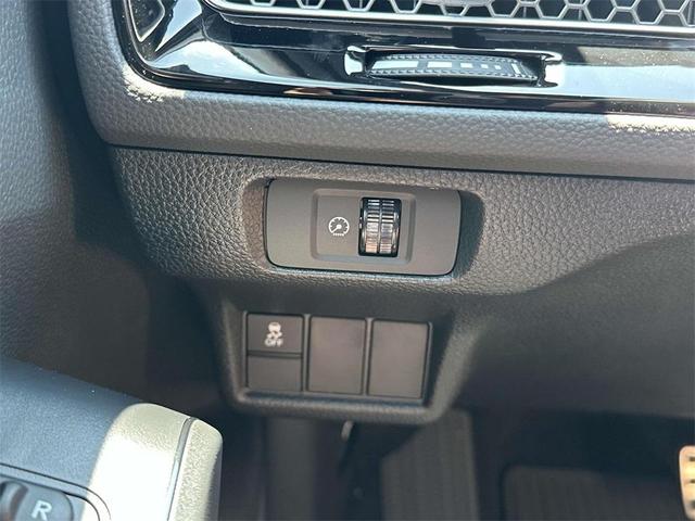 Photo of 2025 Platinum White Pearl Honda Civic