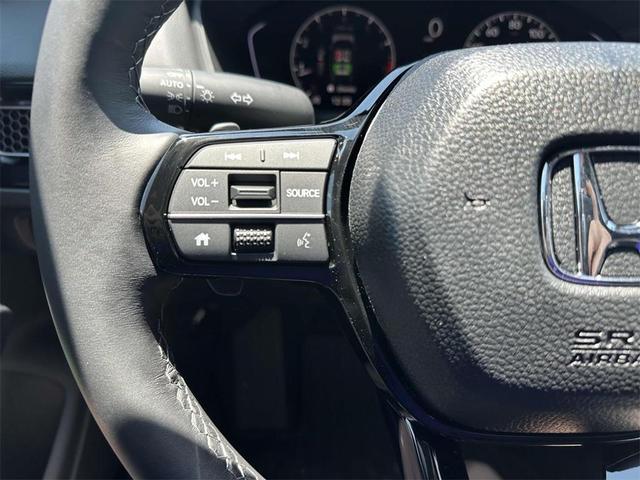 Photo of 2025 Platinum White Pearl Honda Civic