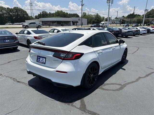 Photo of 2025 Platinum White Pearl Honda Civic