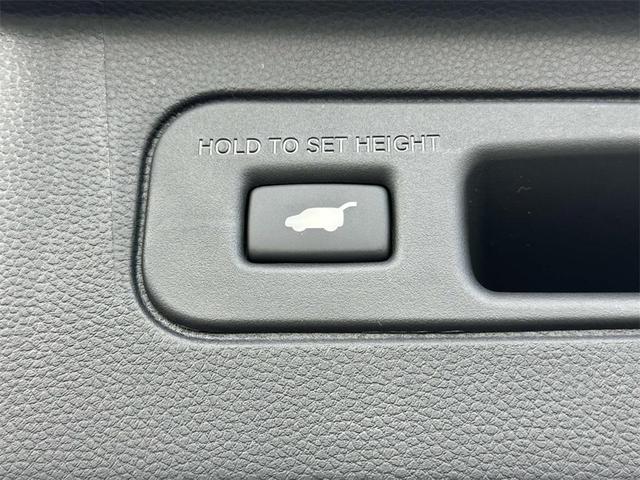 Photo of 2025 Crystal Black Pearl Honda Pilot