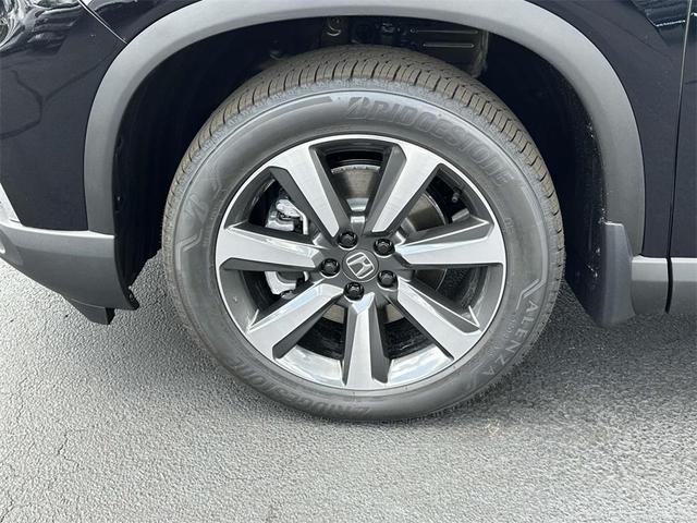 Photo of 2025 Crystal Black Pearl Honda Pilot