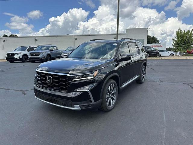 Photo of 2025 Crystal Black Pearl Honda Pilot