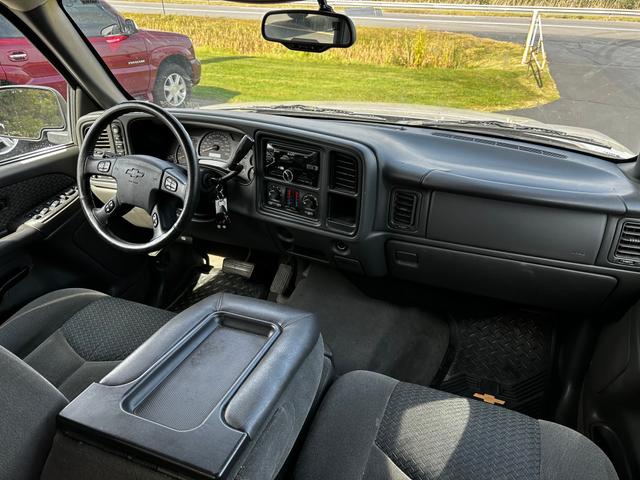 Photo of 2004 Silver Birch Metallic Chevrolet Avalanche
