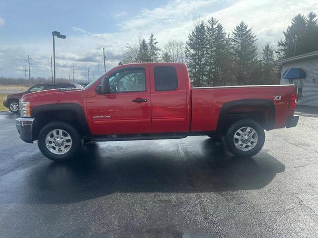 Photo of 2011 Red Chevrolet Silverado 2500
