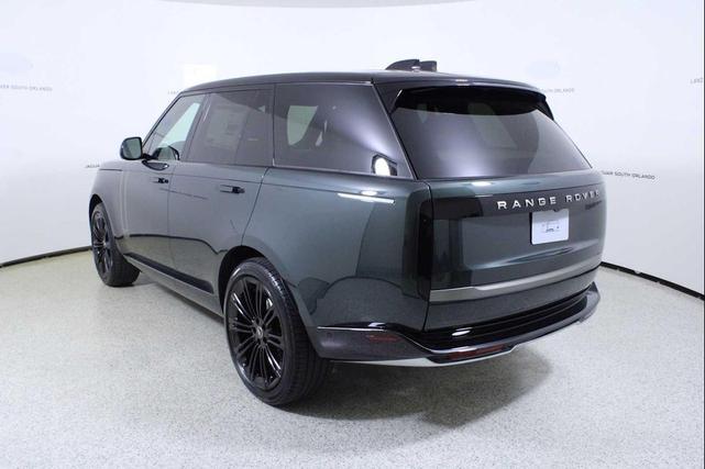 Photo of 2025 BELGRAVIA GRN M Land Rover Range Rover