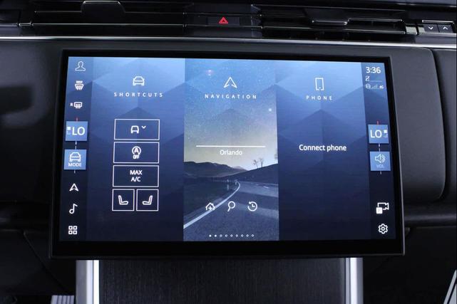 Photo of 2025 CARP GRY PRM MT Land Rover Range Rover