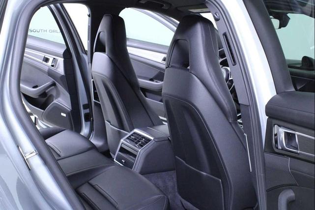 Photo of 2020 SILVER Porsche Panamera