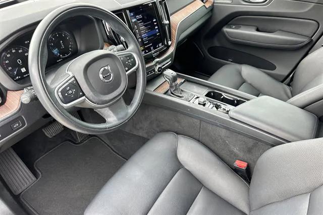 Photo of 2021 Denim Blue Metallic Volvo XC60