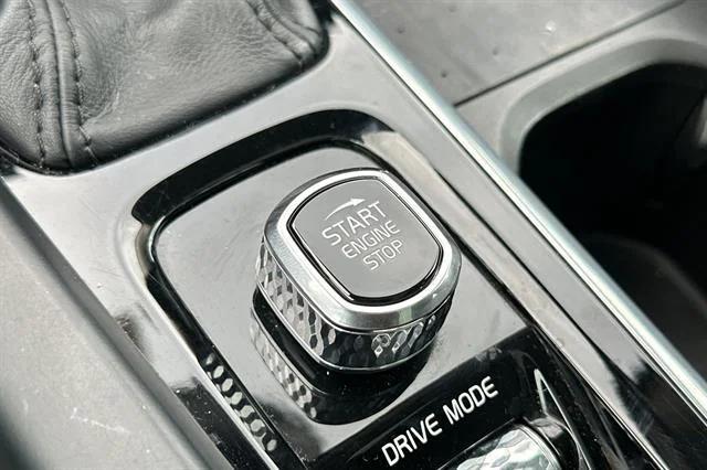 Photo of 2021 Denim Blue Metallic Volvo XC60