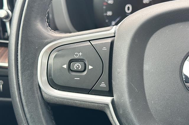 Photo of 2021 Denim Blue Metallic Volvo XC60