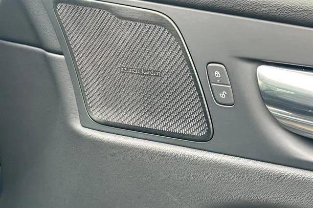 Photo of 2021 Denim Blue Metallic Volvo XC60