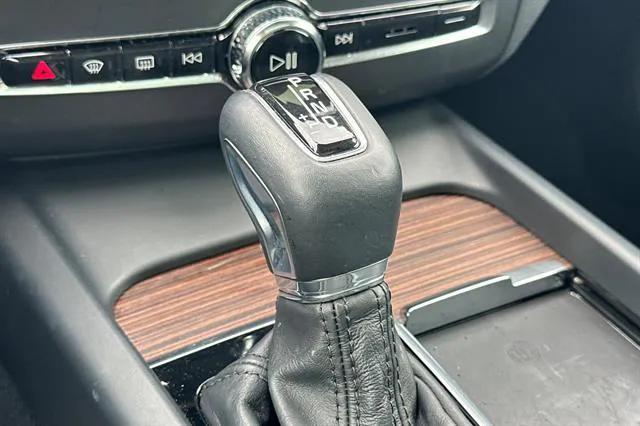 Photo of 2021 Denim Blue Metallic Volvo XC60