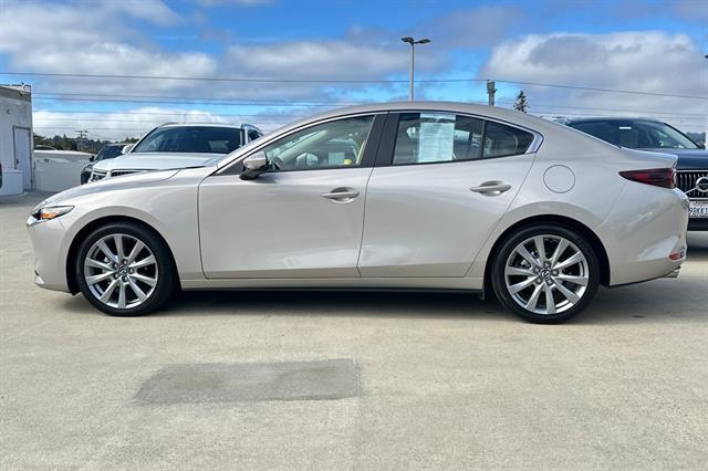 Photo of 2023 Platinum Quartz Metallic Mazda Mazda3