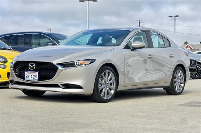 Photo of 2023 Platinum Quartz Metallic Mazda Mazda3