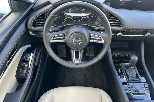Photo of 2023 Platinum Quartz Metallic Mazda Mazda3