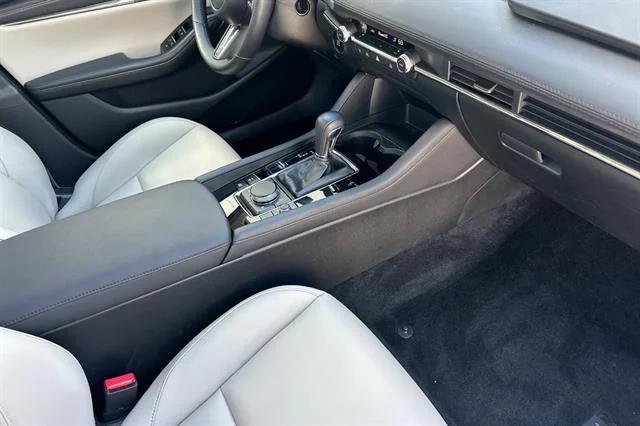 Photo of 2023 Platinum Quartz Metallic Mazda Mazda3