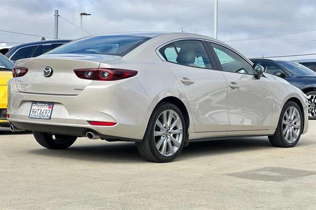 Photo of 2023 Platinum Quartz Metallic Mazda Mazda3