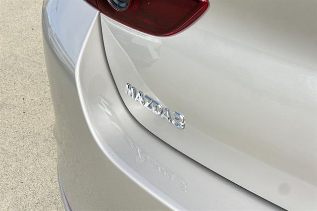 Photo of 2023 Platinum Quartz Metallic Mazda Mazda3