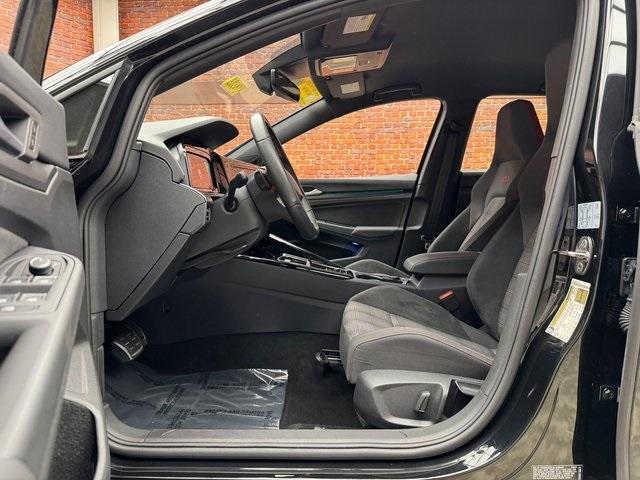 Photo of 2024 Mythos Black Metallic Volkswagen Golf GTI