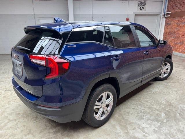 Photo of 2022 Blue GMC Terrain
