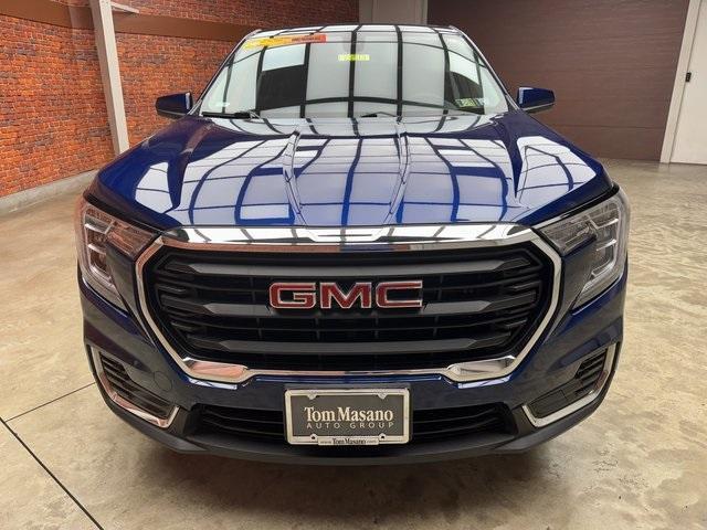 Photo of 2022 Blue GMC Terrain