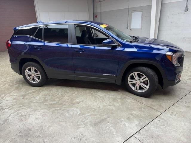 Photo of 2022 Blue GMC Terrain