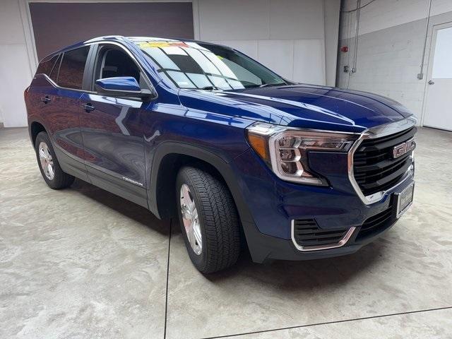 Photo of 2022 Blue GMC Terrain