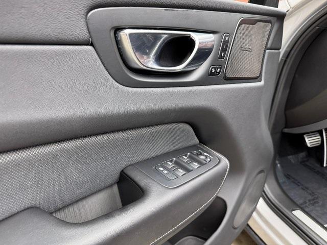 Photo of 2022 Gray Volvo XC60