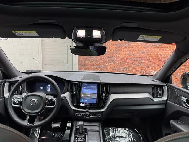 Photo of 2022 Gray Volvo XC60