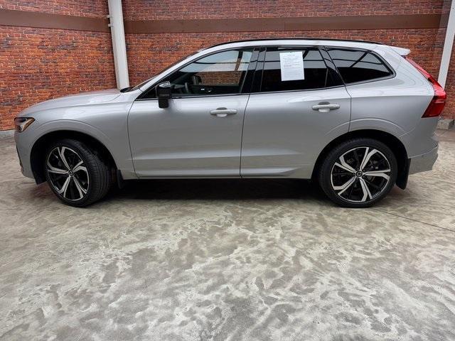 Photo of 2022 Gray Volvo XC60