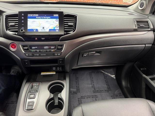 Photo of 2023 Gray Honda Ridgeline