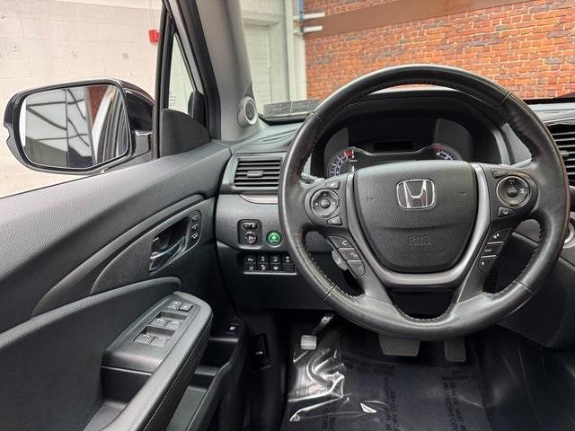 Photo of 2023 Gray Honda Ridgeline