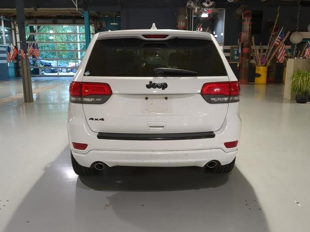 Photo of 2014 White Jeep Grand Cherokee