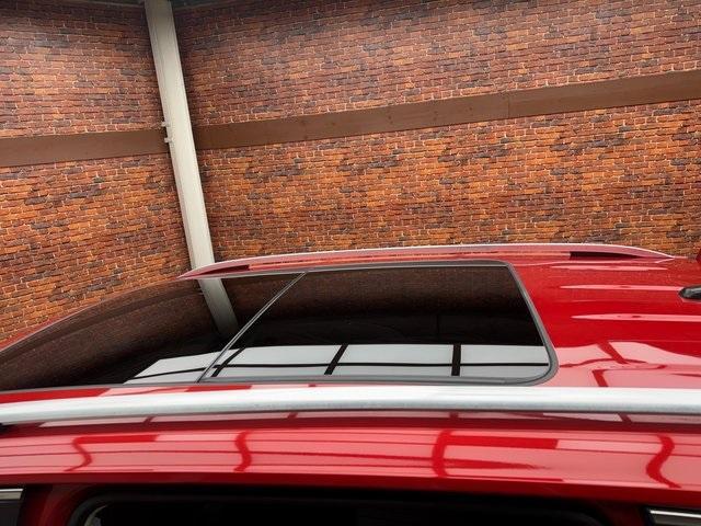 Photo of 2022 Kings Red Volkswagen Tiguan