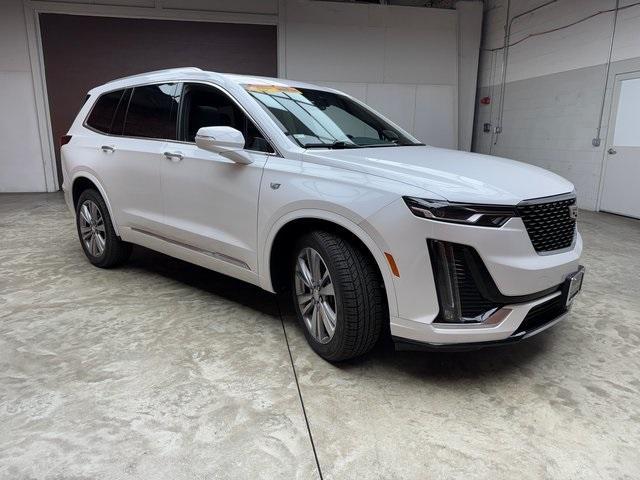 Photo of 2023 White Cadillac XT6