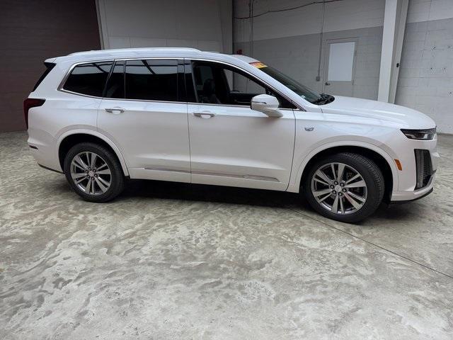 Photo of 2023 White Cadillac XT6