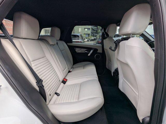 Photo of 2023 Fuji White Land Rover Discovery Sport