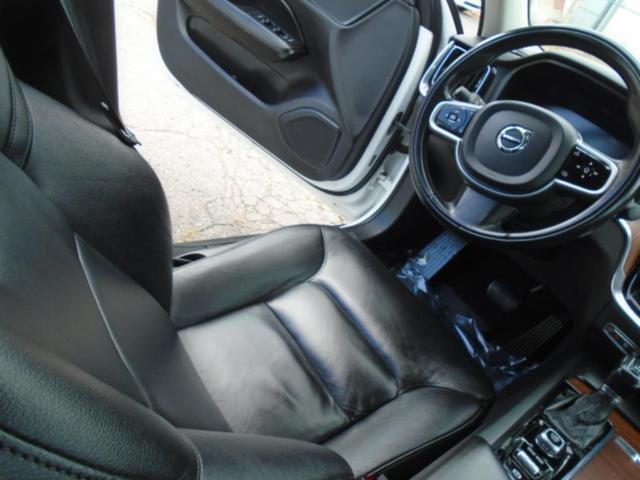 Photo of 2021 White Volvo S60