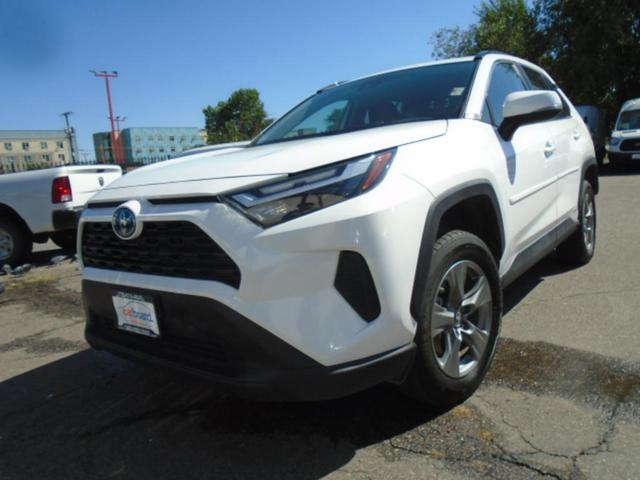 Photo of 2024 White Toyota RAV4 Hybrid
