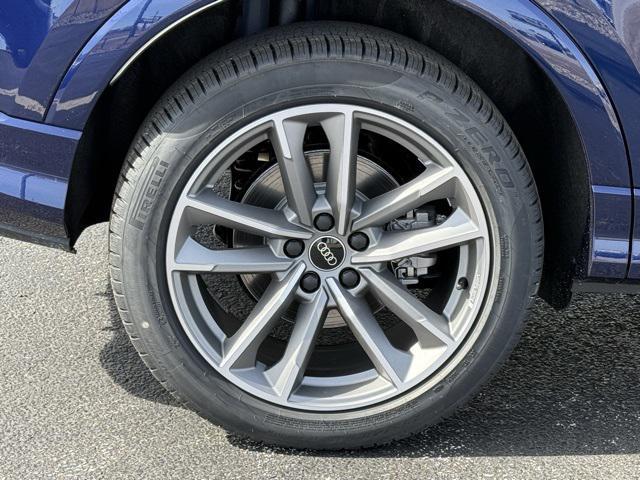 Photo of 2025 Navarra Blue Metallic Audi Q3