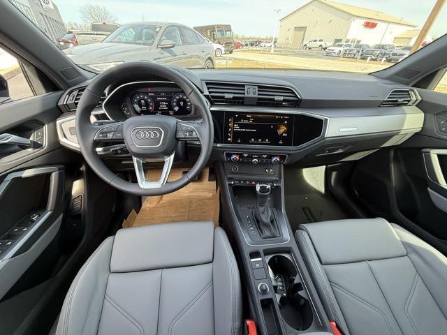 Photo of 2025 Navarra Blue Metallic Audi Q3