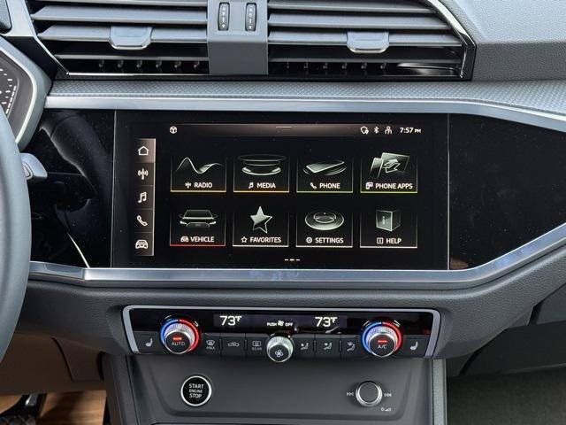 Photo of 2025 Navarra Blue Metallic Audi Q3