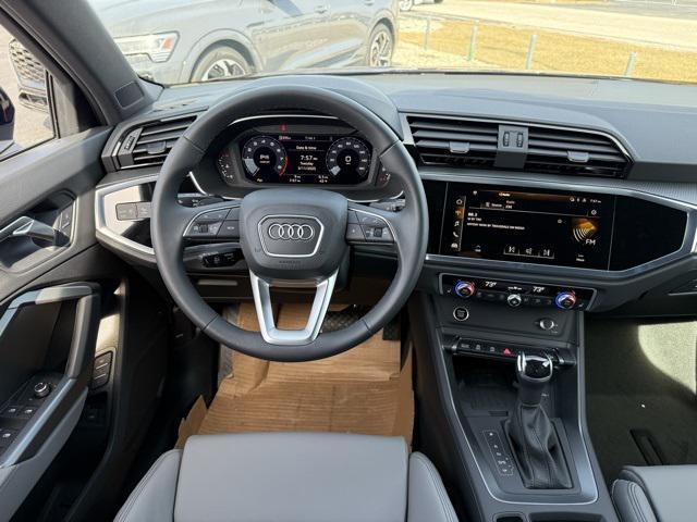 Photo of 2025 Navarra Blue Metallic Audi Q3