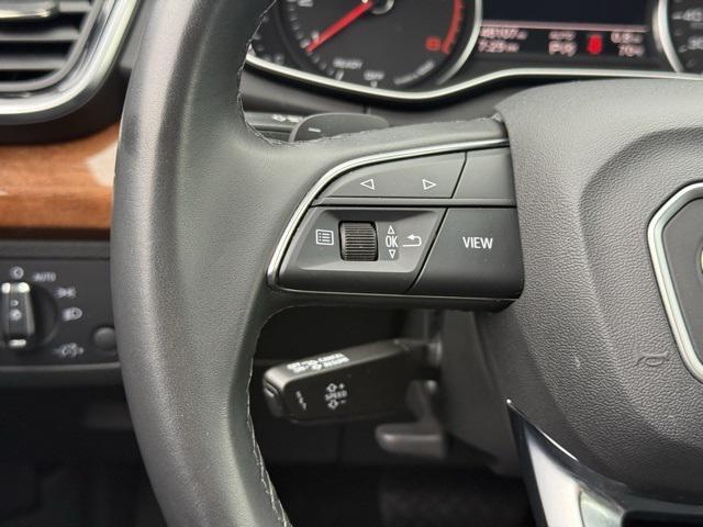 Photo of 2022 Florett Silver Metallic Audi Q5