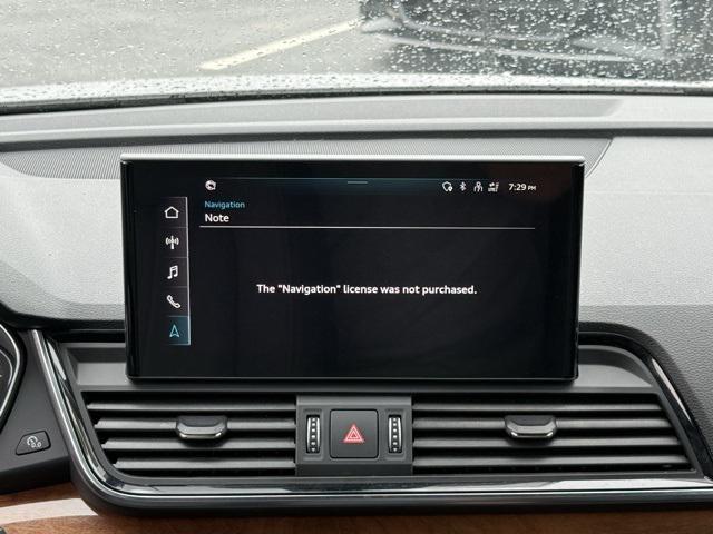 Photo of 2022 Florett Silver Metallic Audi Q5