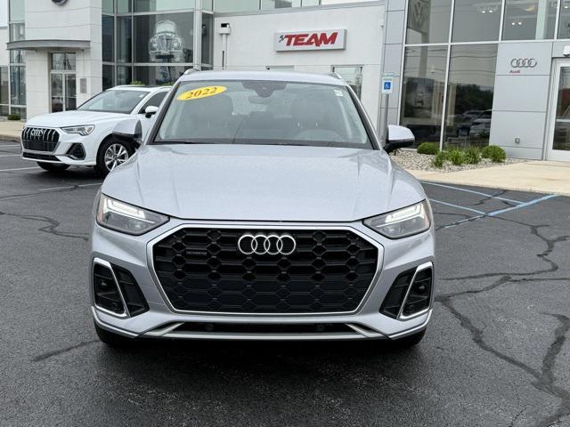 Photo of 2022 Florett Silver Metallic Audi Q5
